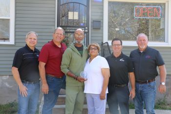 Bryant True Hero Award Demetrius Johnson The Green Store 1 Jpg